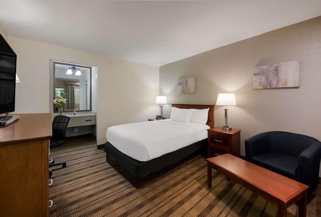 Surestay Plus By Best Western Woodbury Inn Room photo