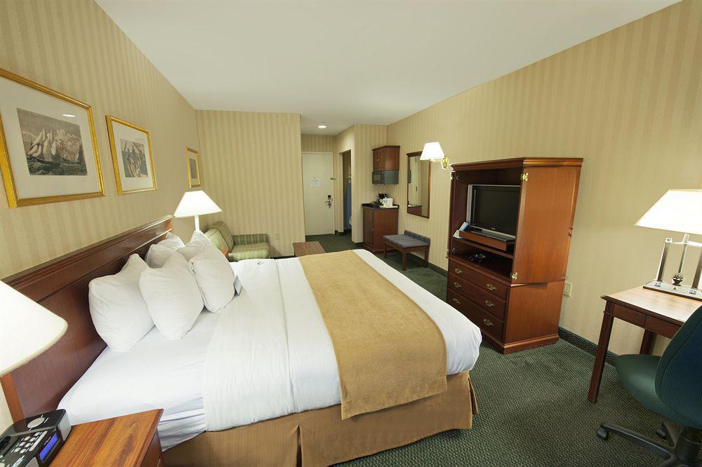 Surestay Plus By Best Western Woodbury Inn Room photo